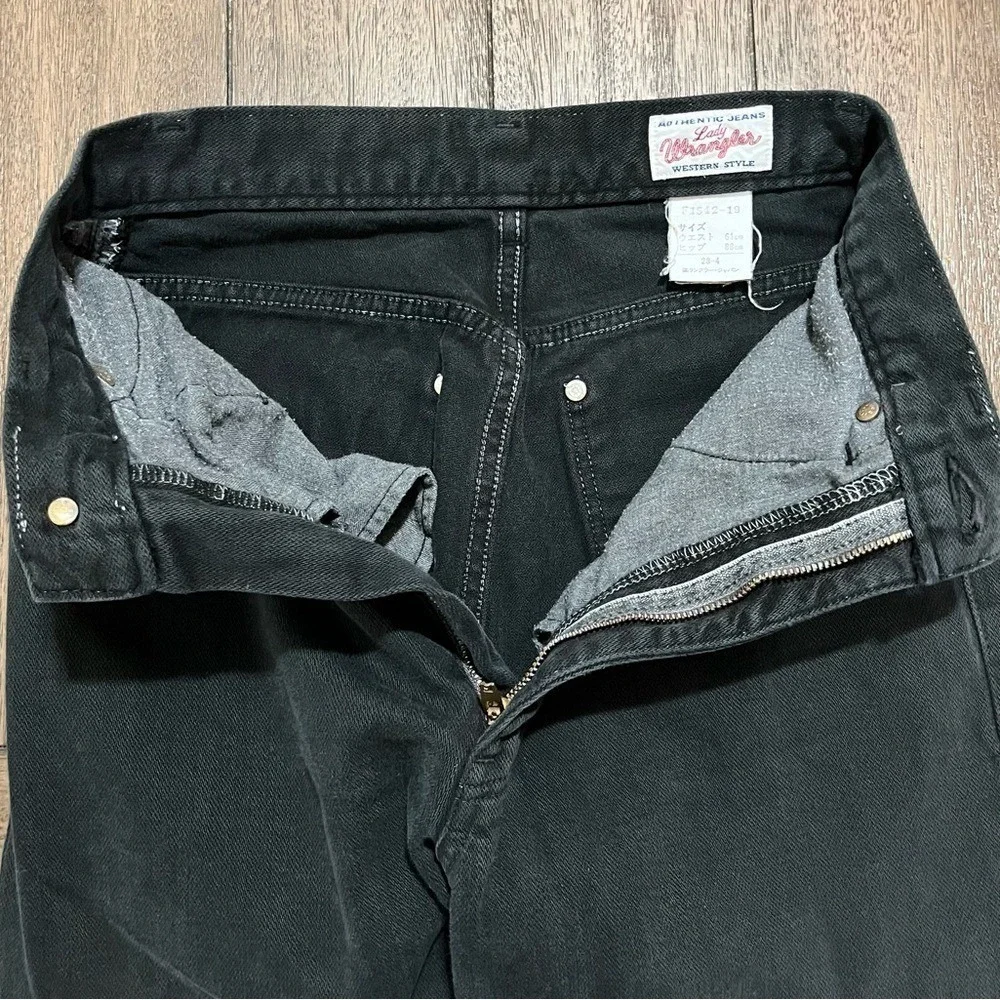 Vintage Lady Wrangler Black High Waisted Jeans 28/4 Straight Leg Western USA - Picture 10 of 15
